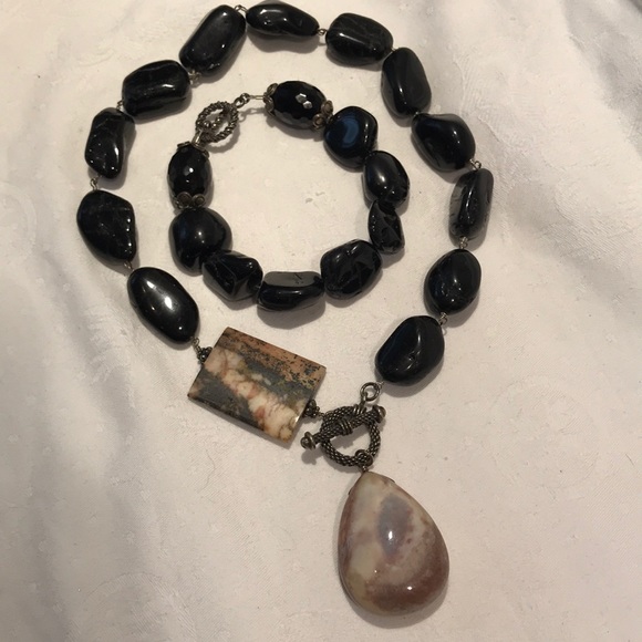 Matching natural Stone necklace/bracelet set. - Picture 5 of 9